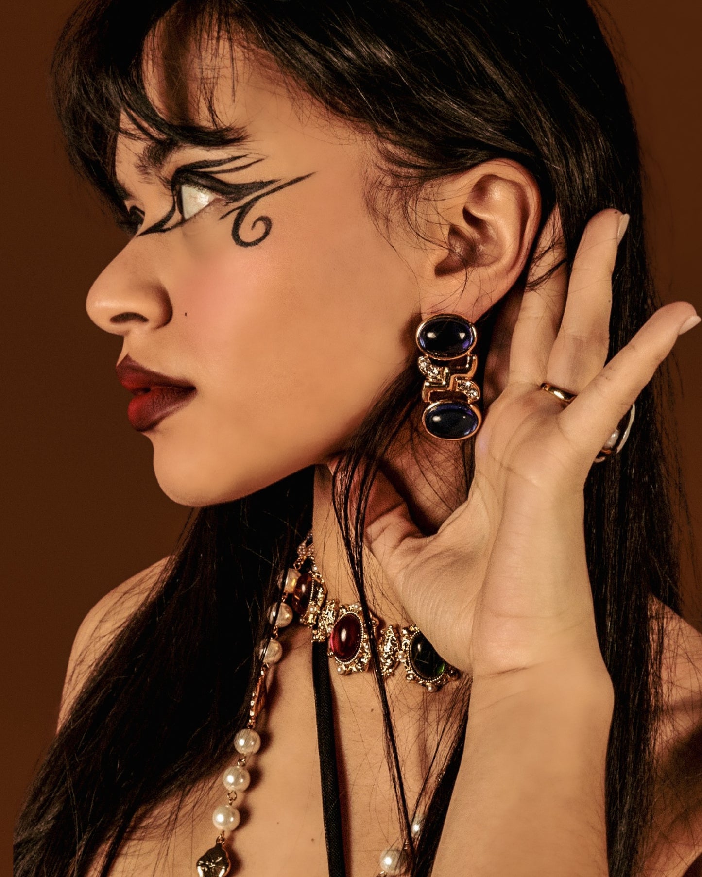 TITAN SAPPHIRE EARRINGS