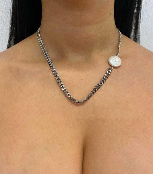 JUSTINE PEARL NECKLACE