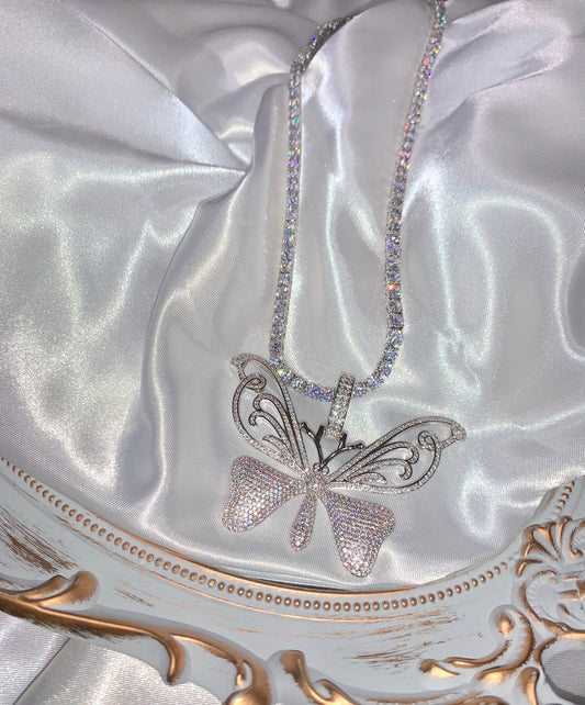 STASSI BUTTERFLY NECKLACE
