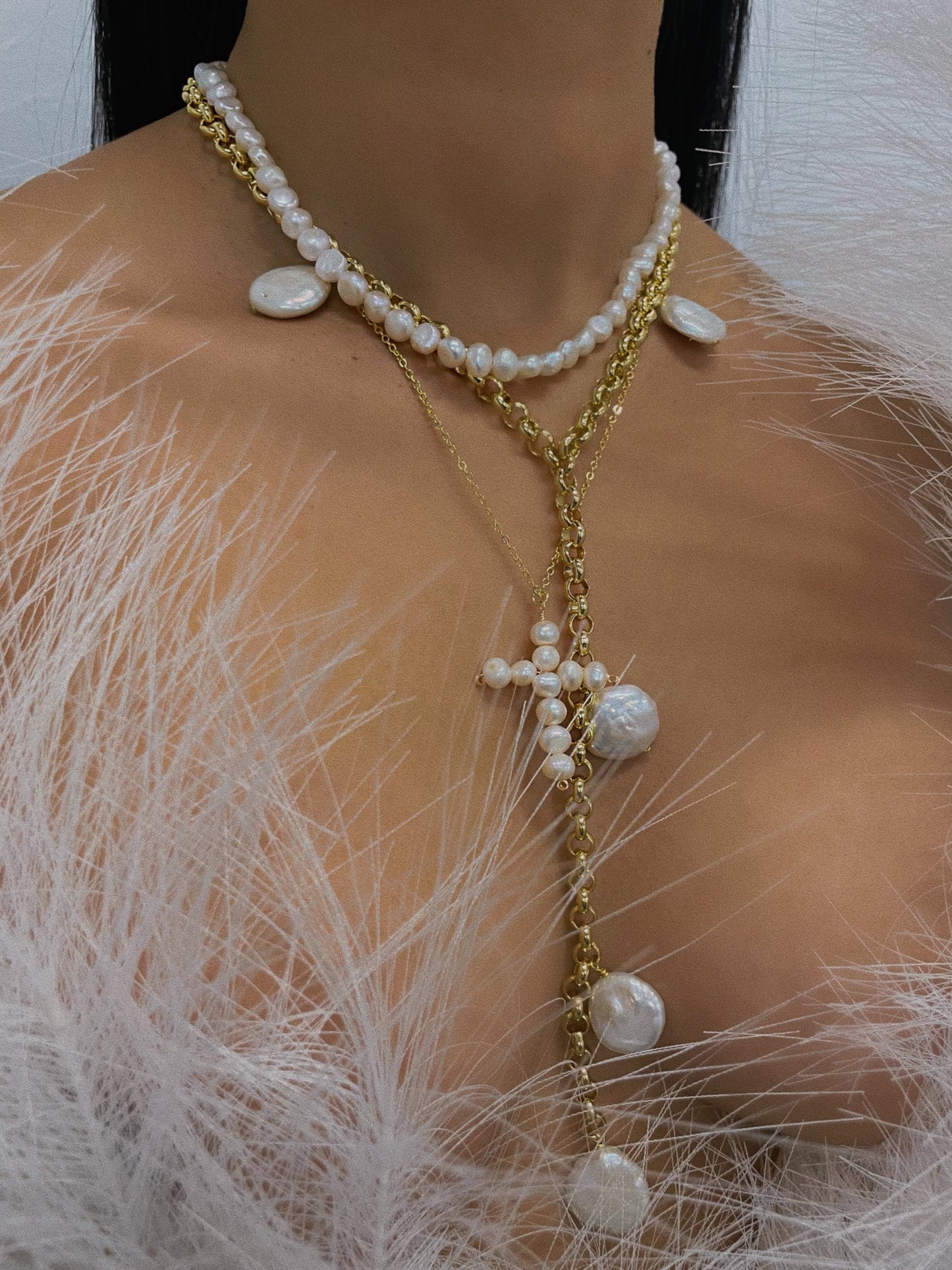 DRIPPING PEARLS II NECKLACE