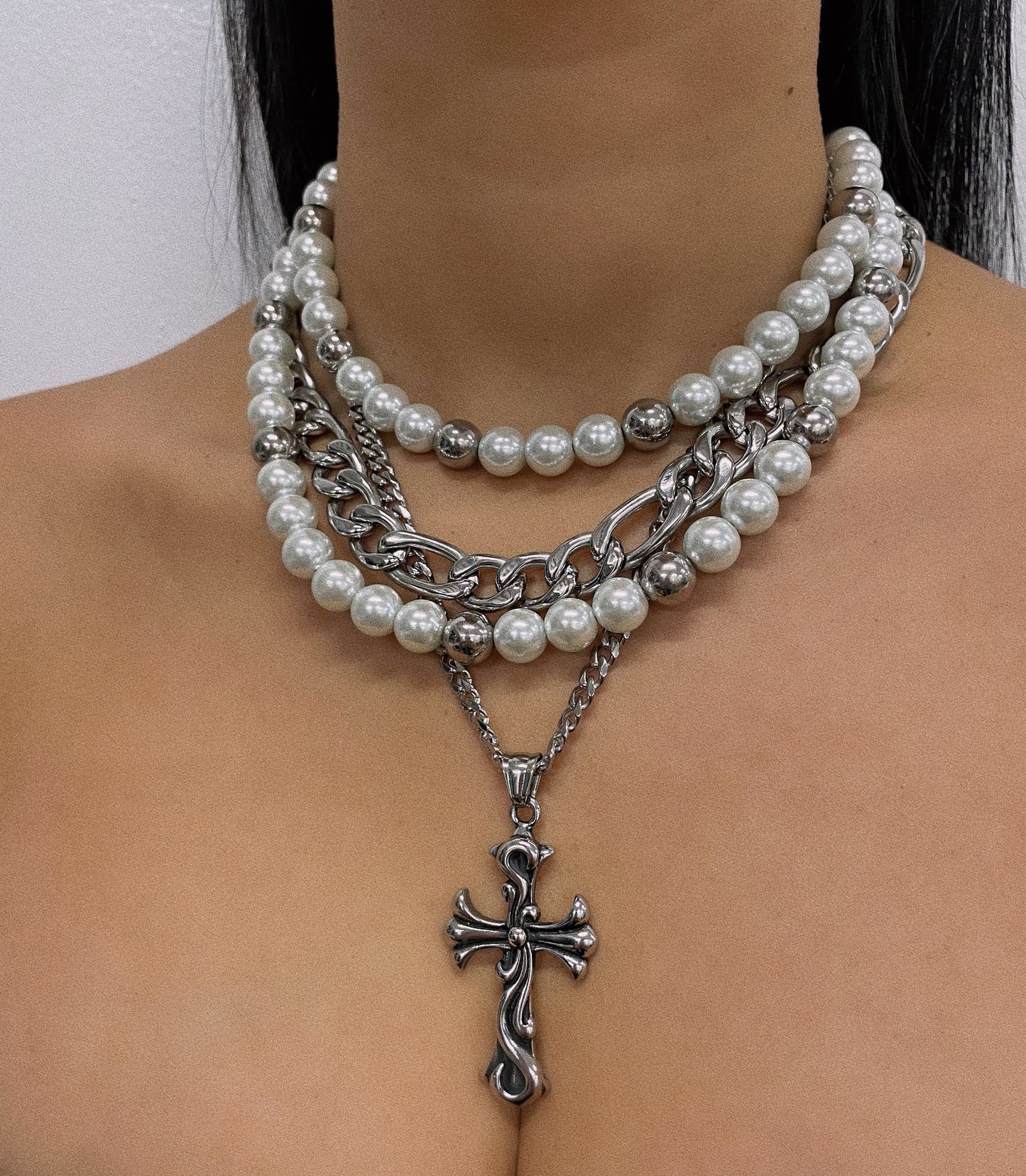SILVER GOTHIC CROSS NECKLACE