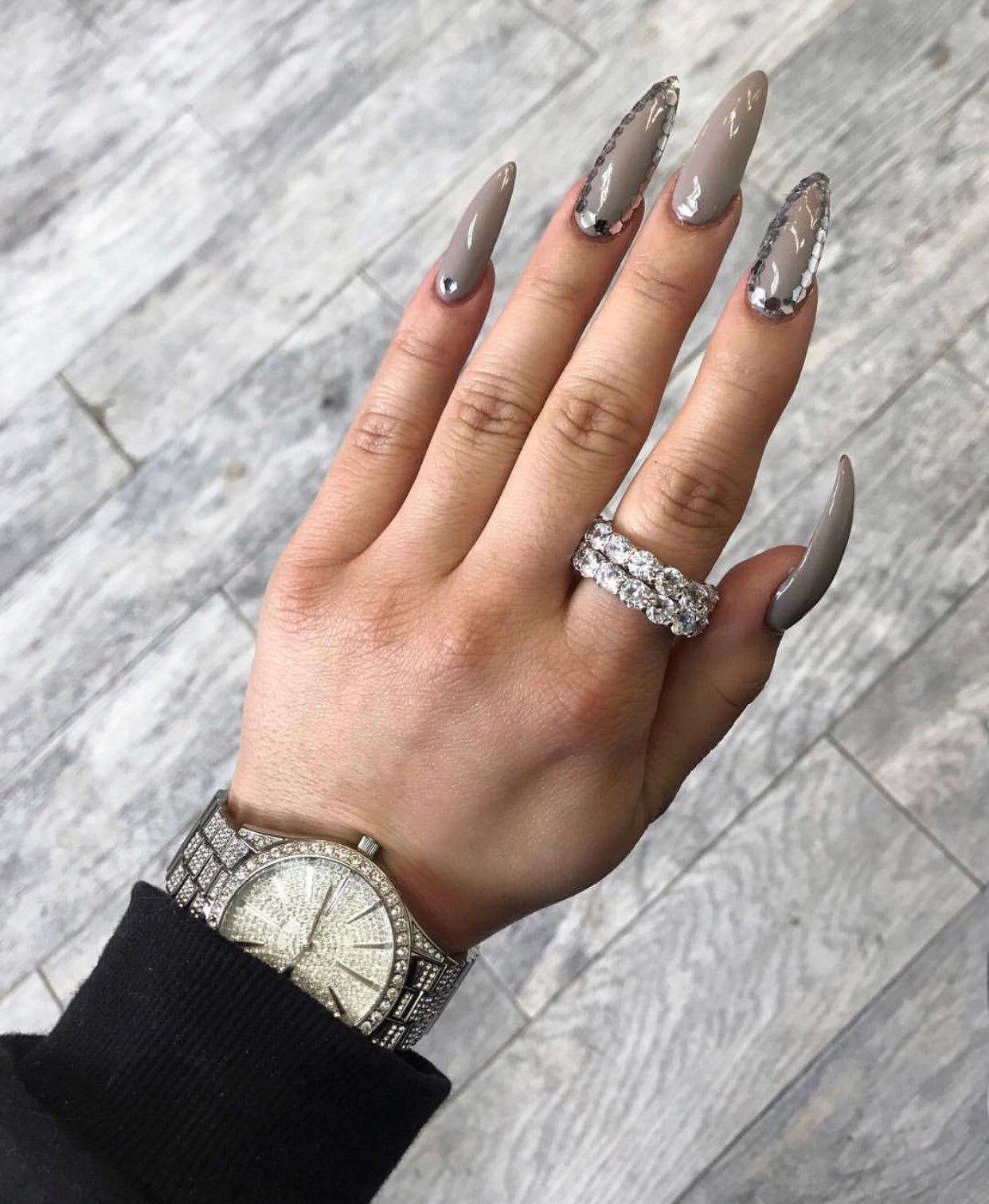 BEVERLY HILLS DIAMOND BAND